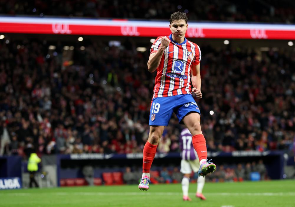 主播遇见冰雪丨探访亚冬会开幕式幕后彩排 是什么让康辉直呼“我不行”？.