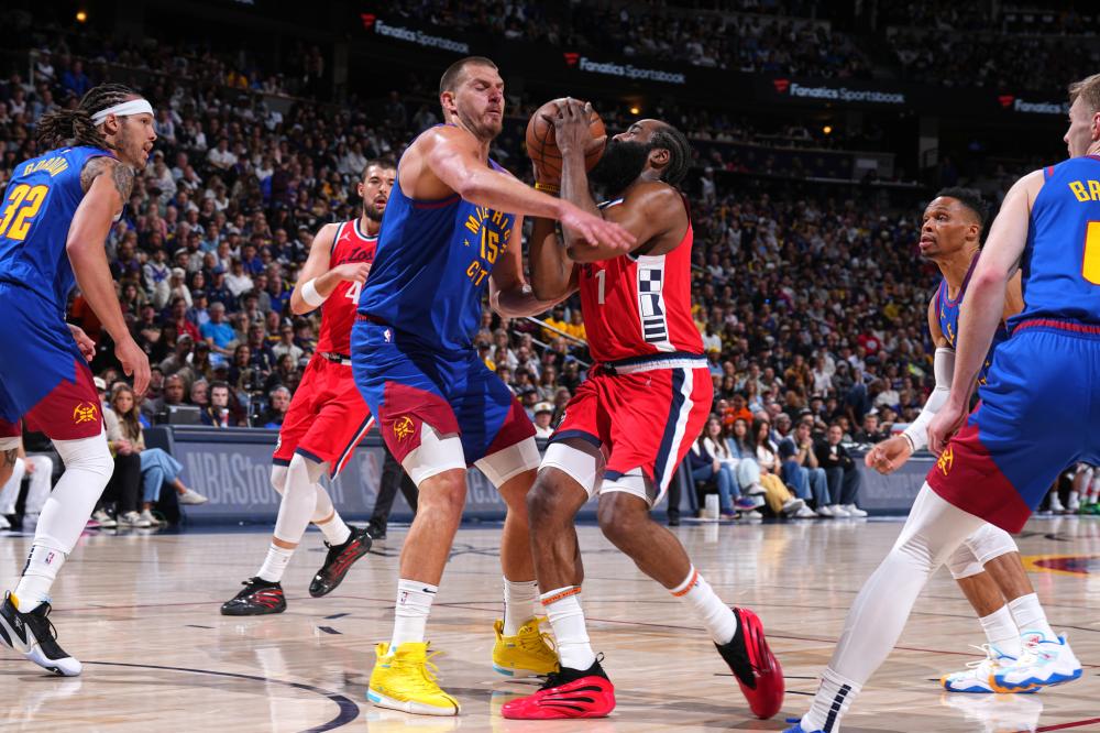 2亿球馆成“空巢”！快船老板鲍尔默 上座人数联盟垫底！有钱也愁没人看！.